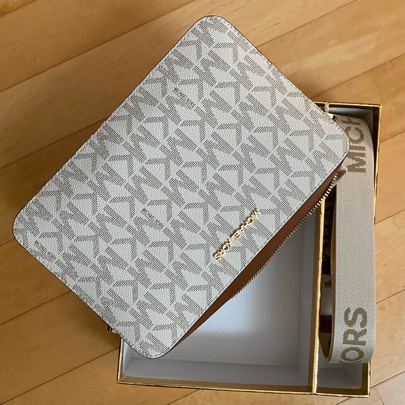 NWT Michael Kors Jet Set Large Saffiano Leather Crossbody Bag - Picture 5 of 6